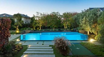 One of Patrick Redmond’s many beautiful photos of the 2021 National Pool of the Year, built by Liquid Blue Pools